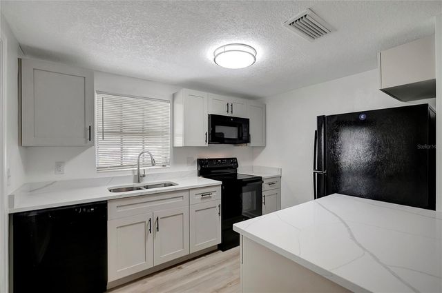 534 W CAROLE STREET, Lakeland, FL 33803