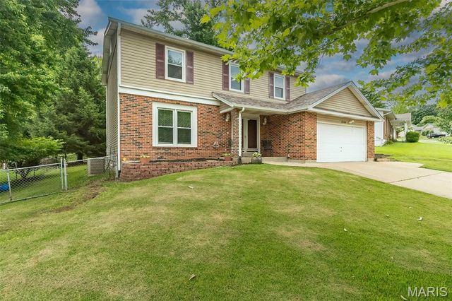 1440 Glenlea Drive, Maryland Heights, MO 63043