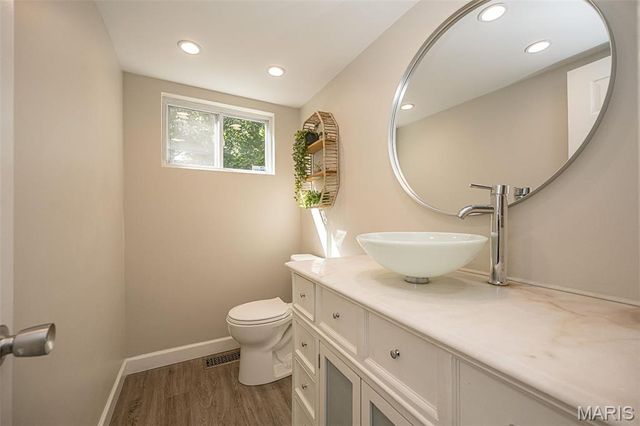 1440 Glenlea Drive, Maryland Heights, MO 63043