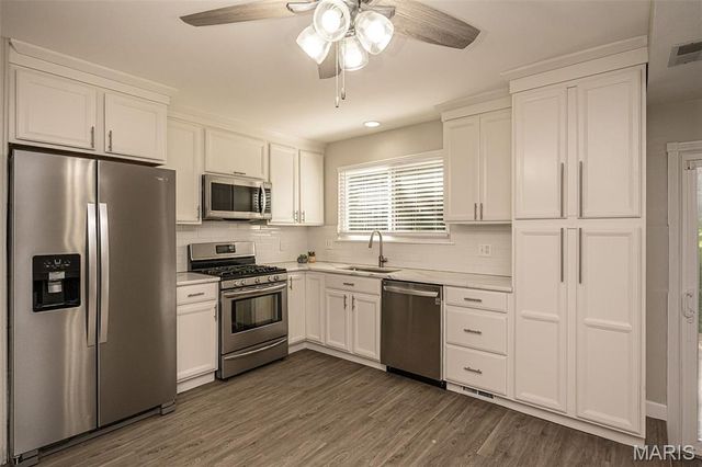 1440 Glenlea Drive, Maryland Heights, MO 63043