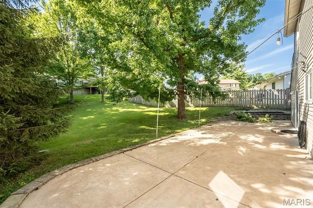 1440 Glenlea Drive, Maryland Heights, MO 63043
