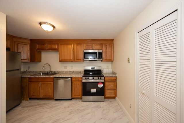 11B Gibbs Street 28, Worcester, MA 01607