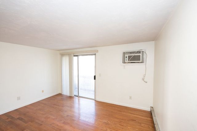 11B Gibbs Street 28, Worcester, MA 01607