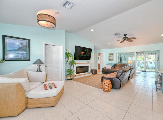 126 Faith Way, Jupiter, FL 33458