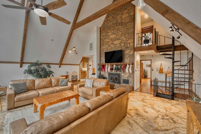 6252 S Philmar Drive, Springfield, MO 65804