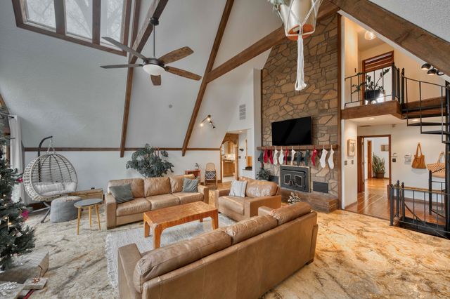 6252 S Philmar Drive, Springfield, MO 65804