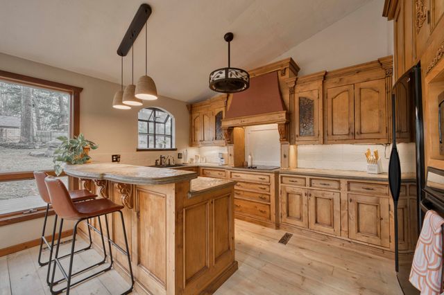 6252 S Philmar Drive, Springfield, MO 65804