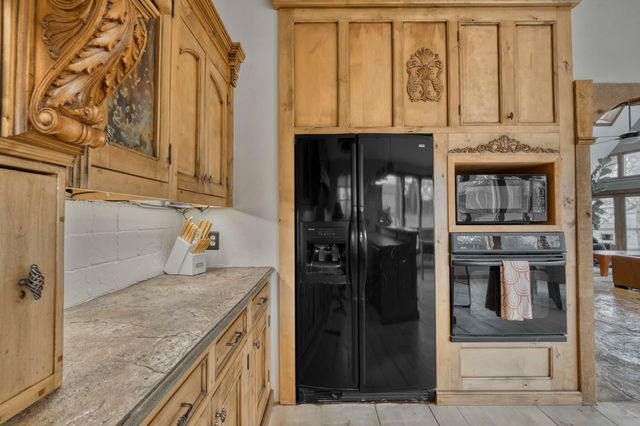 6252 S Philmar Drive, Springfield, MO 65804