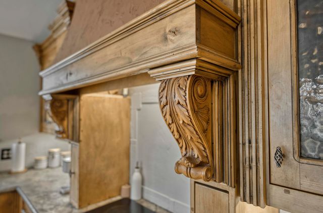 6252 S Philmar Drive, Springfield, MO 65804