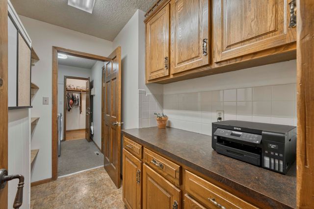 6252 S Philmar Drive, Springfield, MO 65804