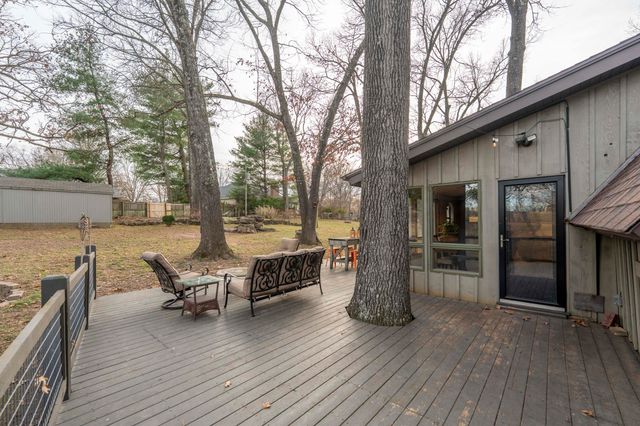 6252 S Philmar Drive, Springfield, MO 65804