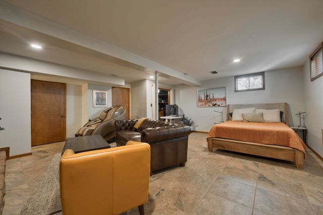 6252 S Philmar Drive, Springfield, MO 65804