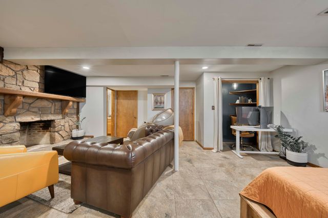 6252 S Philmar Drive, Springfield, MO 65804