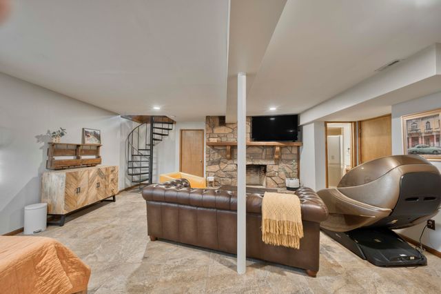 6252 S Philmar Drive, Springfield, MO 65804