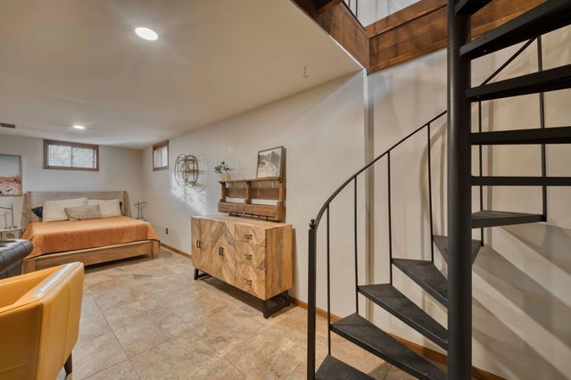 6252 S Philmar Drive, Springfield, MO 65804