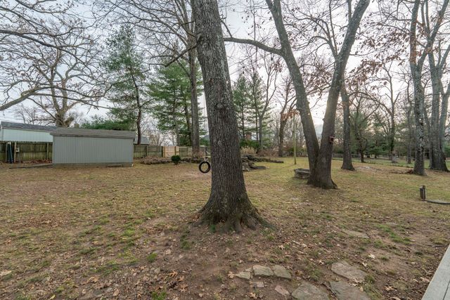 6252 S Philmar Drive, Springfield, MO 65804