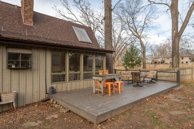 6252 S Philmar Drive, Springfield, MO 65804