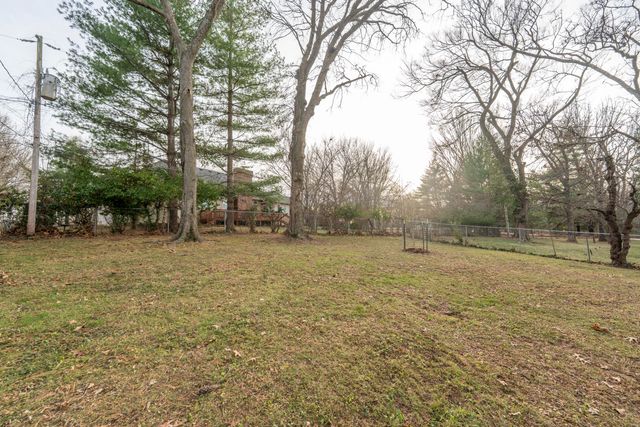 6252 S Philmar Drive, Springfield, MO 65804