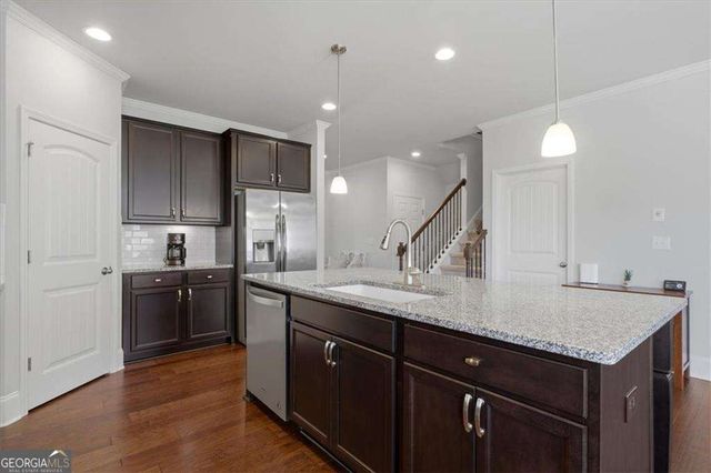 621 Little Bear Loop, Canton, GA 30114