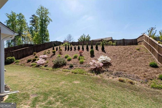 621 Little Bear Loop, Canton, GA 30114