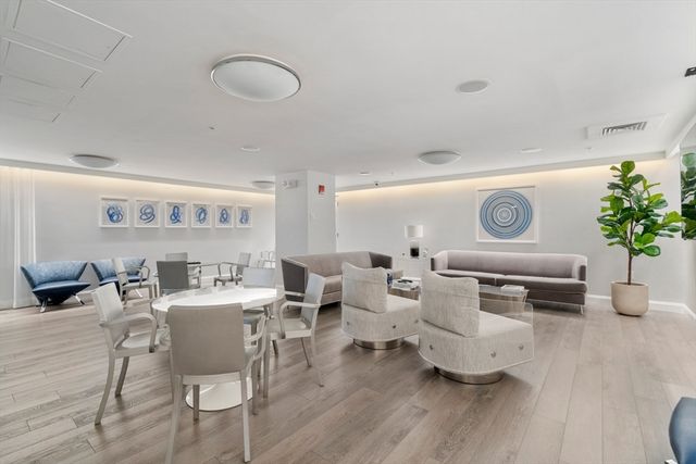 42 8th St 2318, Boston, MA 02129