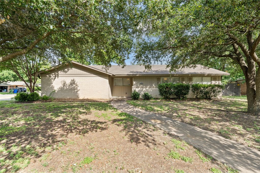 1831 Mountainview Drive, Waco, TX 76710