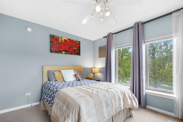 655 PERRIE Drive 206, Elk Grove Village, IL 60007