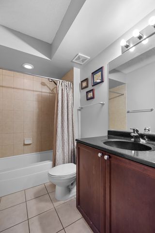 655 PERRIE Drive 206, Elk Grove Village, IL 60007