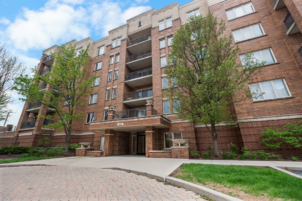 655 PERRIE Drive 206, Elk Grove Village, IL 60007