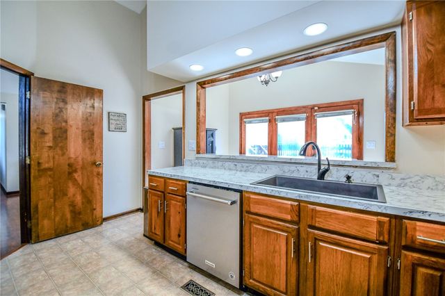 10001 Settlement House Road, Washington Twp, OH 45458