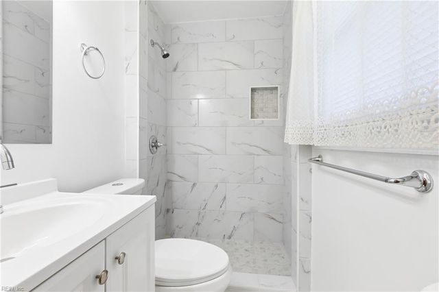 4 Snidow BLVD, Newport News, VA 23608