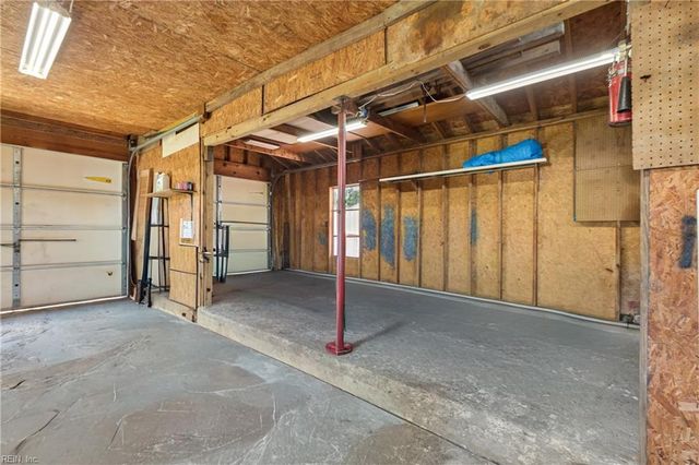 4 Snidow BLVD, Newport News, VA 23608