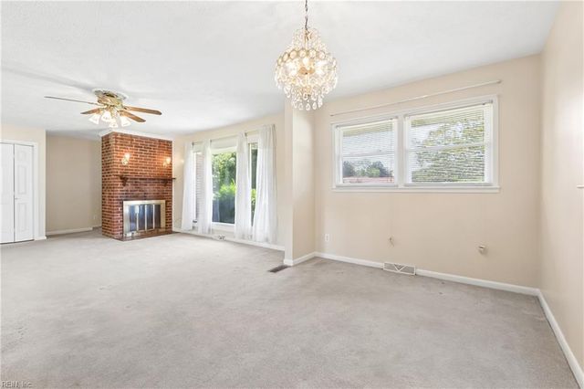 4 Snidow BLVD, Newport News, VA 23608
