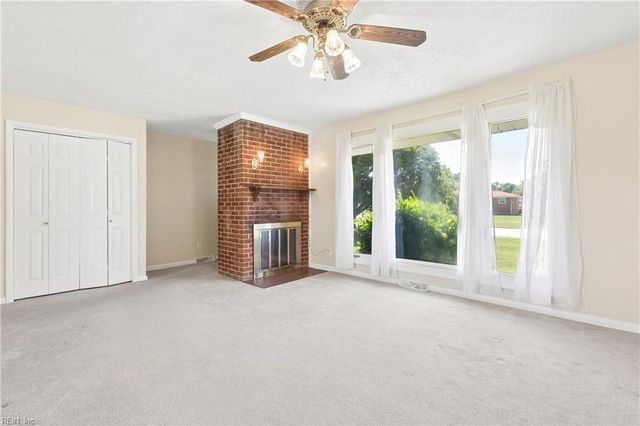 4 Snidow BLVD, Newport News, VA 23608