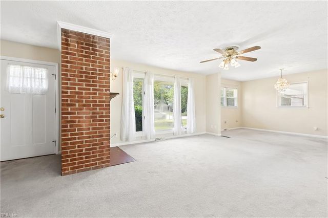 4 Snidow BLVD, Newport News, VA 23608
