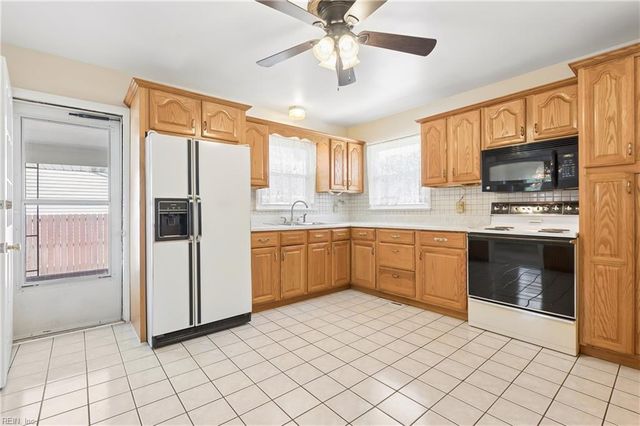 4 Snidow BLVD, Newport News, VA 23608