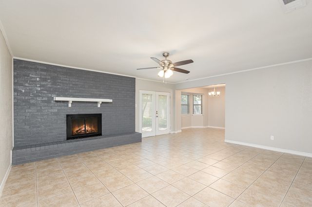 5602 Woodhollow Drive, Arlington, TX 76016