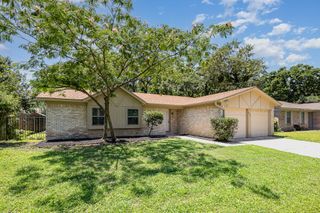 5602 Woodhollow Drive, Arlington, TX 76016