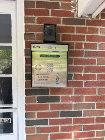222 School St 4, Walpole, MA 02081