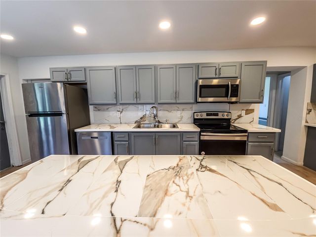 17 WILKES STREET, Avon Park, FL 33825