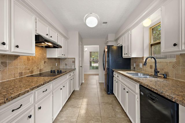 11711 Park Creek Drive, Houston, TX 77070
