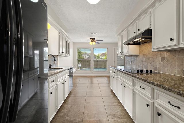 11711 Park Creek Drive, Houston, TX 77070