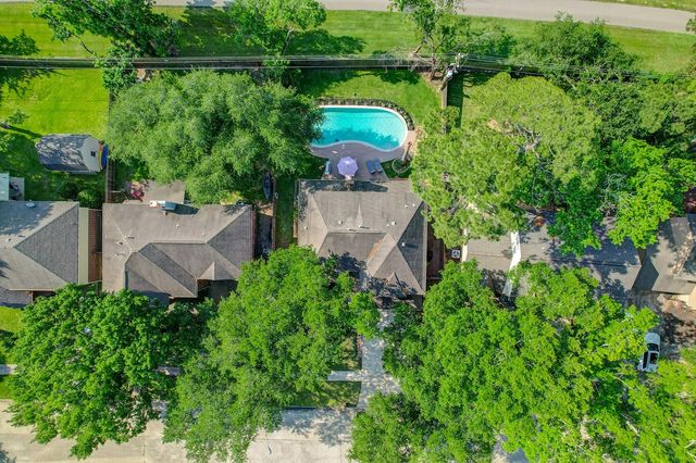 11711 Park Creek Drive, Houston, TX 77070