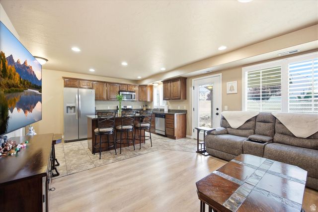 1805 W 5050 S, Roy, UT 84067