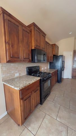 1110 Cerrillos Ave, Midland, TX 79707