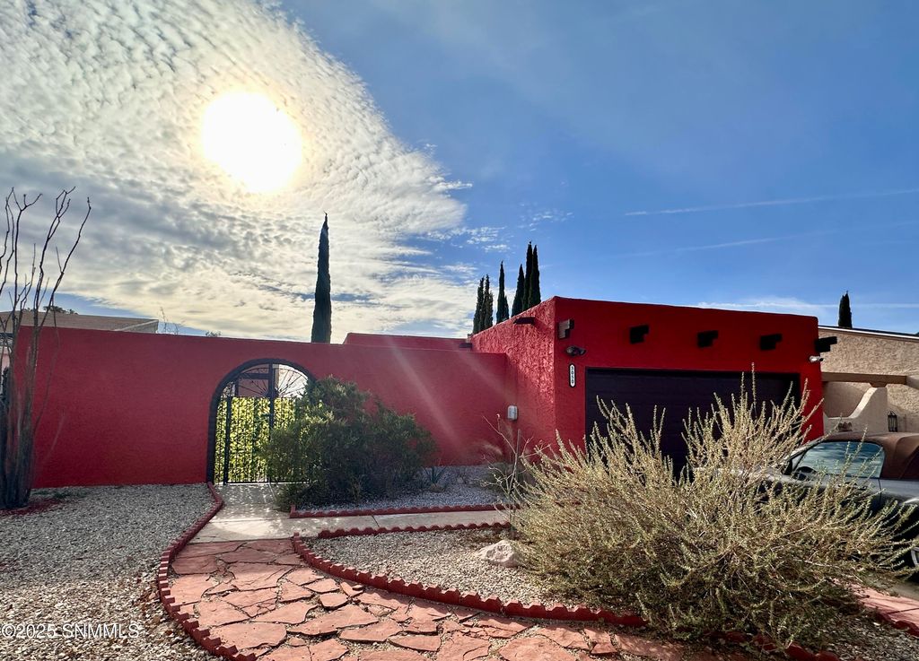 3050 Executive Hills Road, Las Cruces, NM 88011