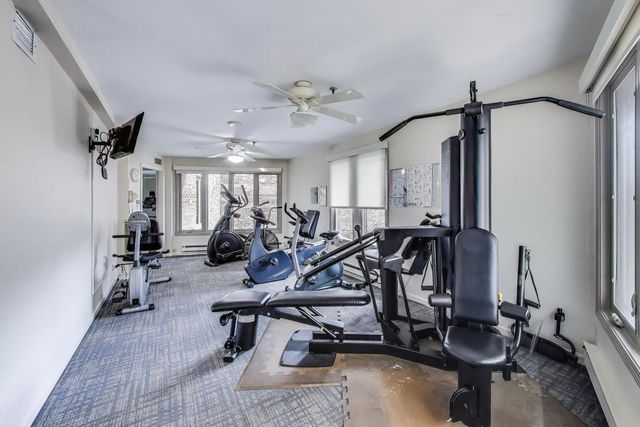 1220 Rudolph Road 5B, Northbrook, IL 60062