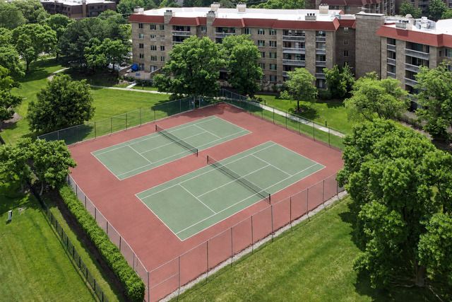 1220 Rudolph Road 5B, Northbrook, IL 60062