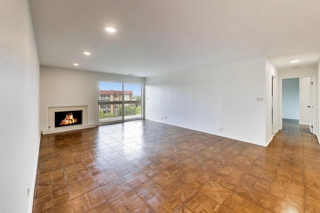 1220 Rudolph Road 5B, Northbrook, IL 60062