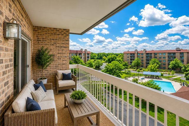 1220 Rudolph Road 5B, Northbrook, IL 60062